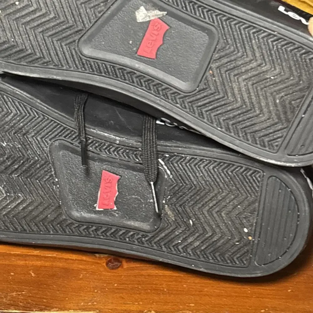 Levis clean versatile